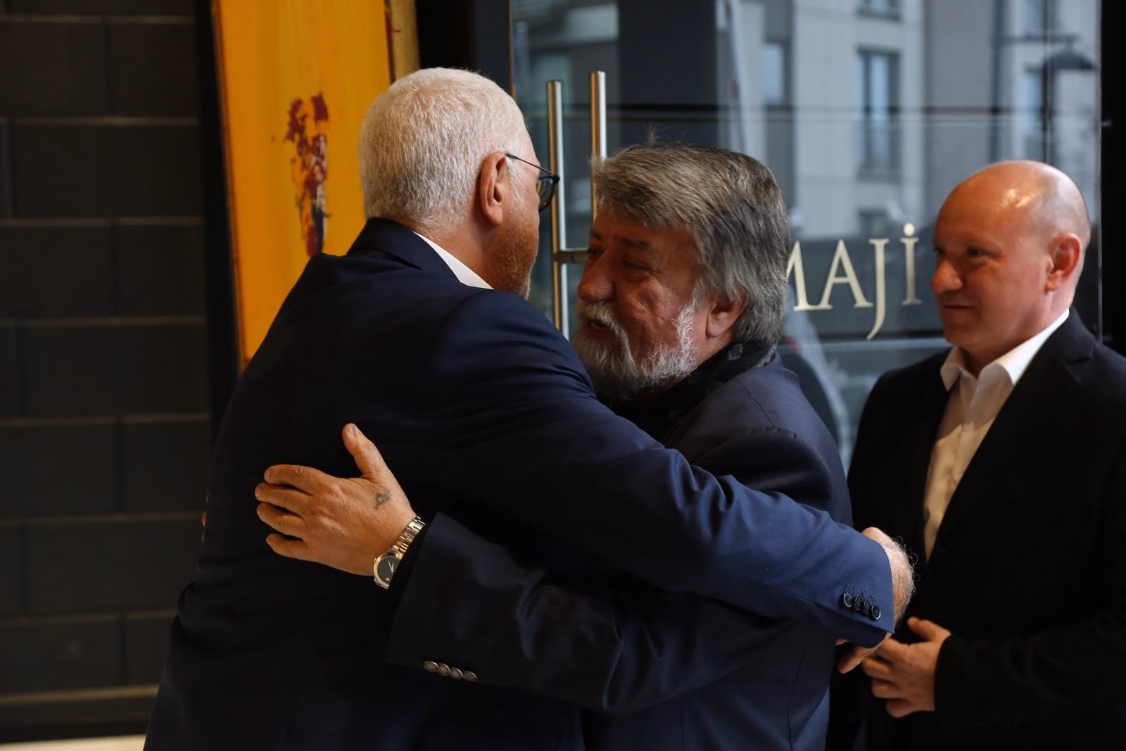 Mahmut Ceylan sergilerinden bir kare.